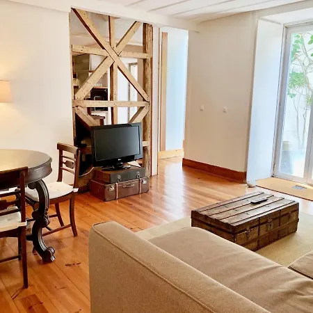 Quiet And Charming - With Yard, Center Apartman Lisboa