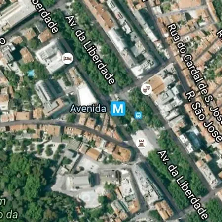 Апартаменти Quiet And Charming - With Yard, Center *