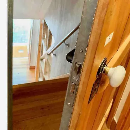 Апартаменты Quiet And Charming - With Yard, Center