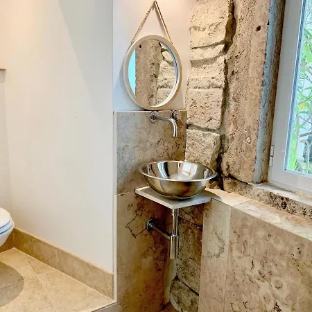 Quiet And Charming - With Yard, Center