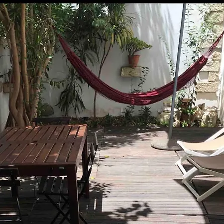 Quiet And Charming - With Yard, Center Apartment Lisbon