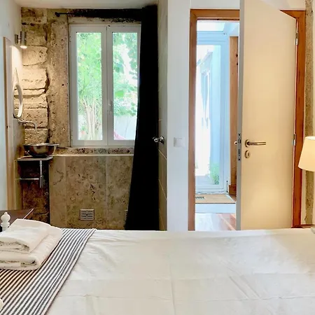 Quiet And Charming - With Yard, Center