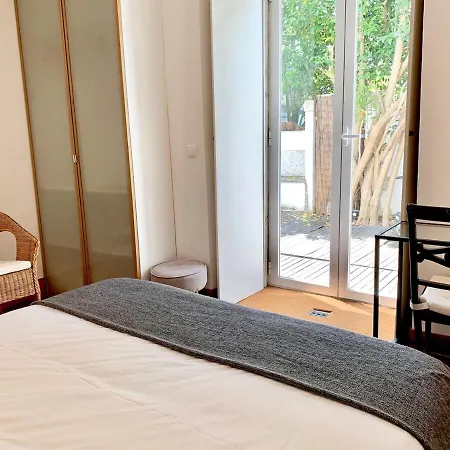 Quiet And Charming - With Yard, Center Daire Lisboa